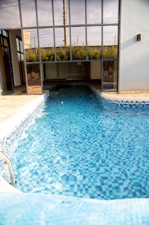 Innenpool, Außenpool