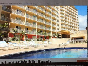 Piscina all'aperto, una piscina riscaldata