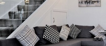 Contemporary HIGHLAND HOUSE close to town and Ben Nevis