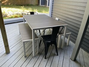 Outdoor dining - Welcome to "The Spot" Southland/6 Miles to Keeneland!  (Lexington)