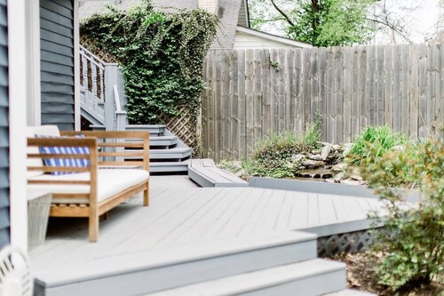 Welcome to "The Spot" Southland/6 Miles to Keeneland! 