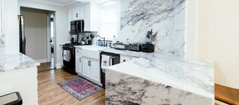 Welcome to "The Spot" Southland/6 Miles to Keeneland! 