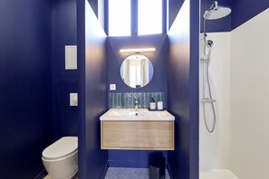 Bruser, hårtørrer, håndklæder