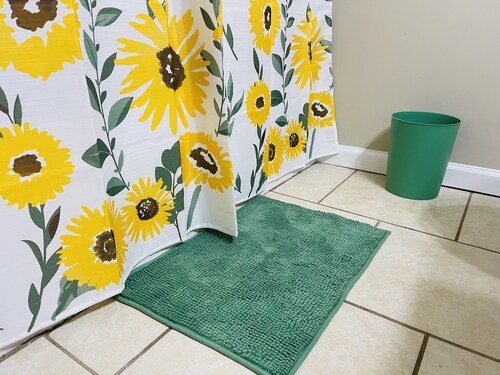 No Chores • Fenced Yard  • Pet & Family • Ft Moore