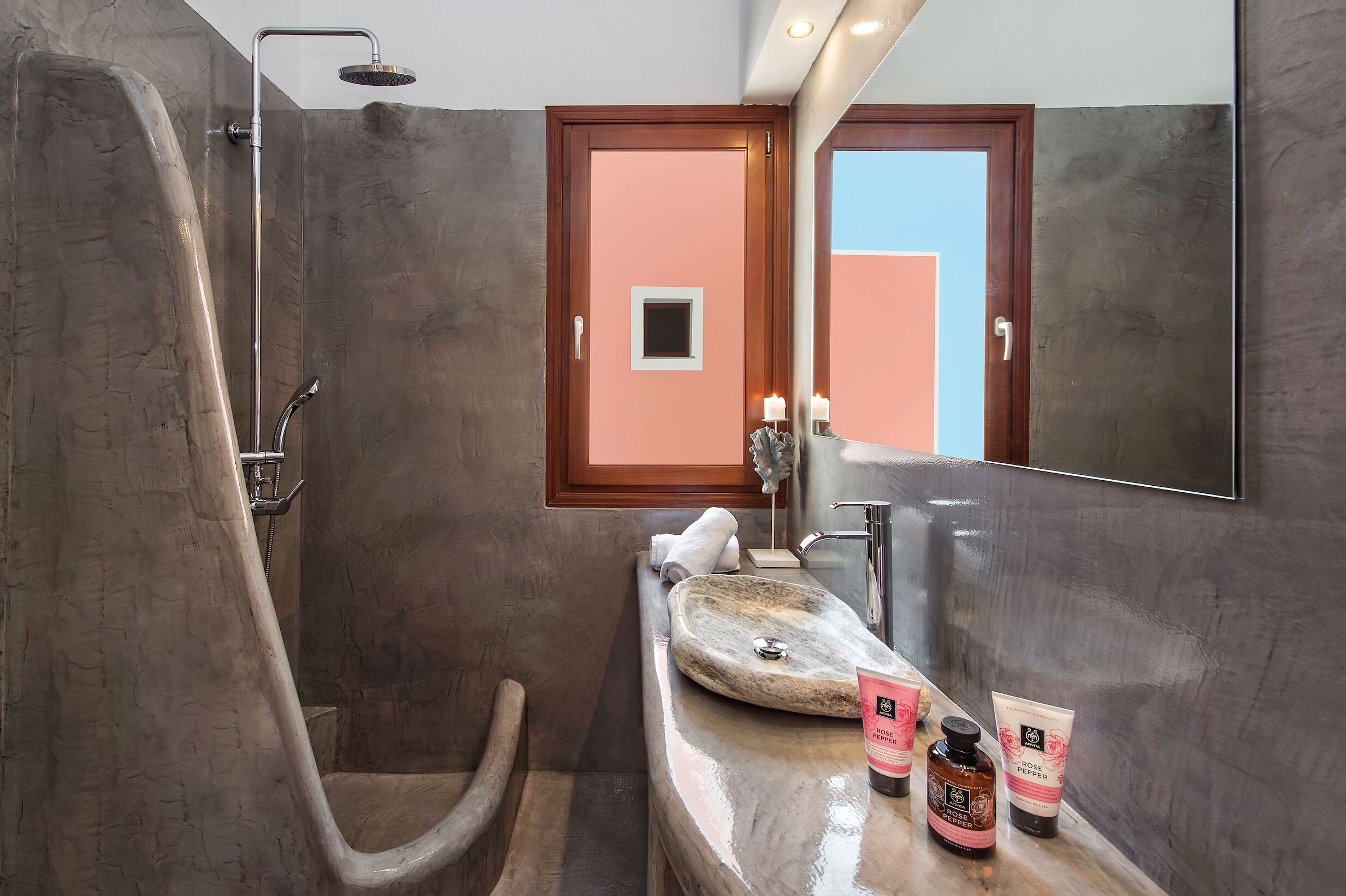 House | Bilik Mandi | Pancuran mandi, pengering rambut, tuala disediakan 
