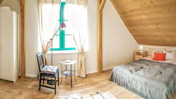 4 dormitorios, cuna de viaje, wifi gratis y ropa de cama