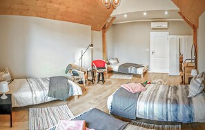 4 habitaciones, cuna de viaje, wifi gratis y ropa de cama 