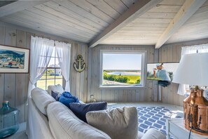 Smart TV, fireplace, DVD player, books - Unique oceanfront windmill with breathtaking views of Nantucket Sound. (West Hyannisport)