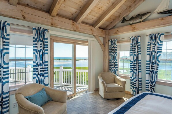 3 bedrooms, iron/ironing board, travel crib, free WiFi - Unique oceanfront windmill with breathtaking views of Nantucket Sound. (West Hyannisport)