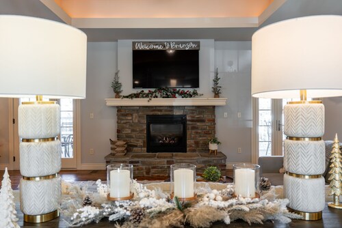 Branson Hills 4 King Suite Villa w/ Deck, Pool + Golf
