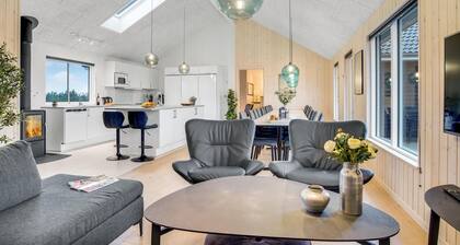 Stunning home in Løkken with sauna