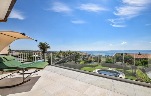 Amazing home in Lazise
