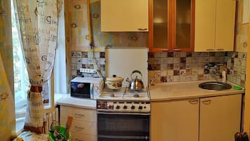Fridge, microwave, oven