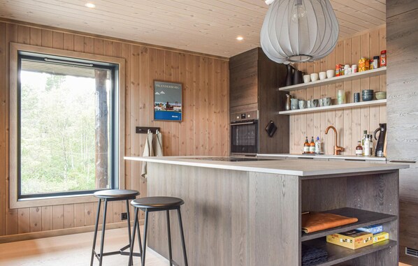 Køleskab, ovn, kogeplade, opvaskemaskine