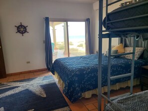 5 bedrooms, desk, free WiFi, bed sheets