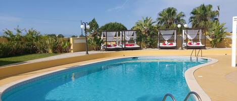 Outdoor pool, a heated pool