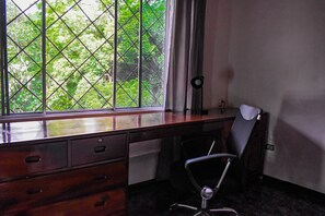 Interior - Panoramic mountain view house, walking distance to all attractions (Quepos)