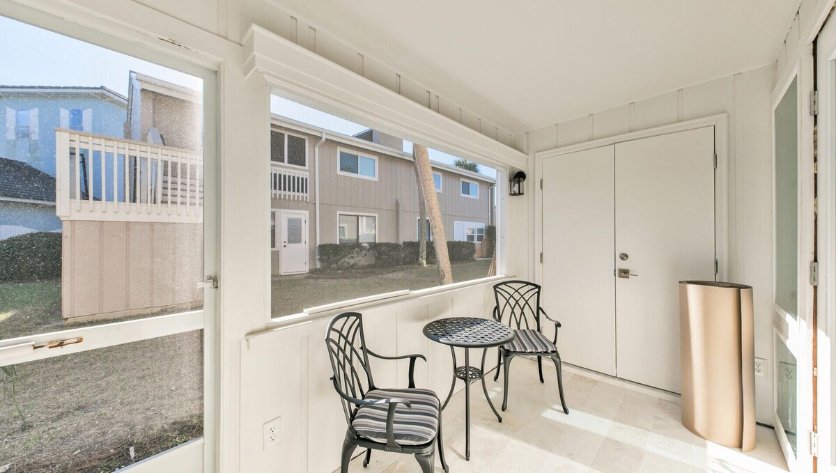 Photo 5 of Private Beach Entrance | Pet Friendly | Updated | Chateau 7A!