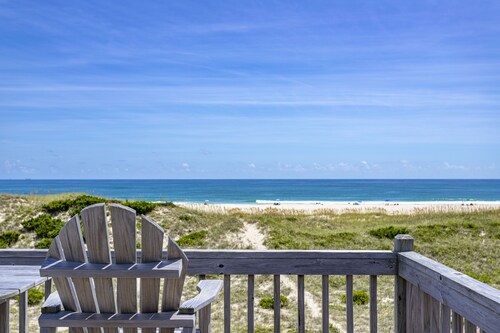 ⭐Hot Tub⭐Newly Furnished⭐️Wide Beaches⭐Incredible Oceanfront Views🌊☀️🐬Sunrises