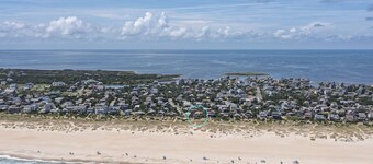 ⭐Hot Tub⭐Newly Furnished⭐️Wide Beaches⭐Incredible Oceanfront Views🌊☀️🐬Sunrises