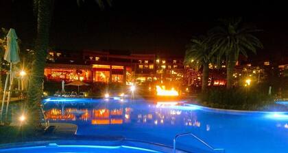 Lovers Luxury Getaway Suite on Resort with Kitchen