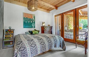 4 bedrooms, travel crib, free WiFi