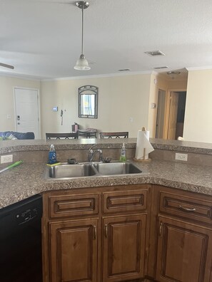 Interior - relax with us after the parks!!! (Davenport)