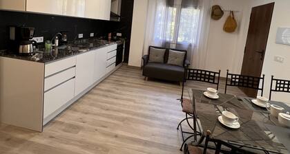 La Zenia beach Renovated 3-bedroom, 2.5 bath condo w/patio/AC