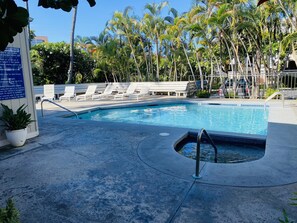 حمّام سباحة خارجي