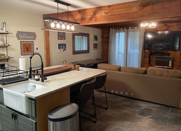 Interior - Get cozy for the winter in this 3 floor, 4 bedroom rustic ski home (Champion)
