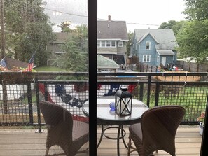 تناول الطعام بالخارج