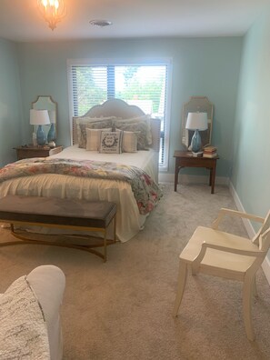 3 bedrooms, desk, iron/ironing board, WiFi