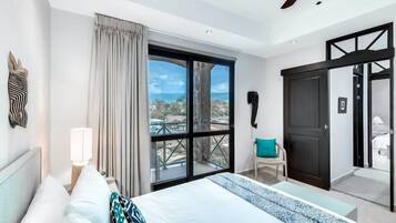 3 chambres, coffres-forts dans les chambres, fer et planche Ă repasser