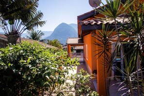 Property grounds - Beach house with pool. (Bertioga)