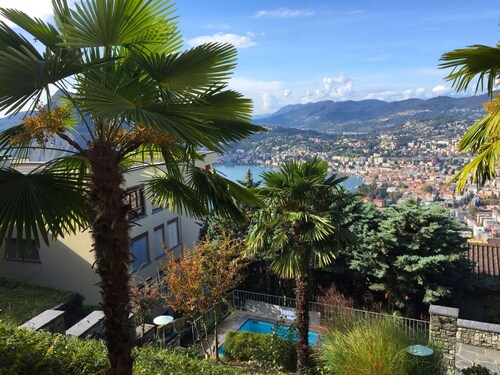 Gemütliche Wohnung in einem Ferienhaus mit privatem Pool,  W-LAN, TV, Terrasse, Panoramablick