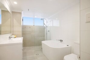 Bathtub