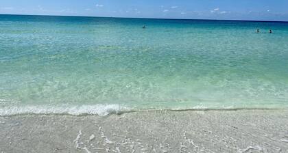 🏖️Perfect Summer Waterfront Retreat,🏖️ MINUTES to BEACHES, 💦Pool under renovation