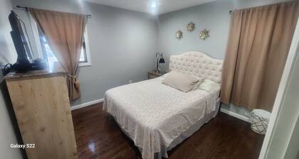 3 Bedroom apartment close to ny city, parking, tv in bed rooms and living