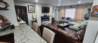 3 Bedroom apartment close to ny city, parking,  tv in bed rooms and living