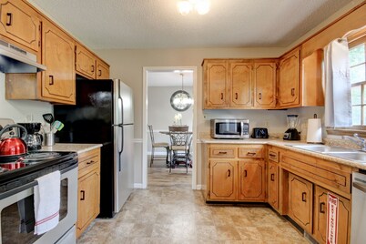 Chucks Cozy Casa a 3 BR 2.5 BA Veteran Owned Family  Friendly Retreat