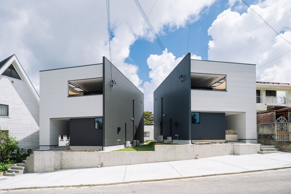 Exterior - Urban Villa Resort ALOHI (Onna)