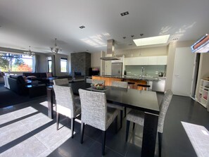 House, 3 Bedrooms, Non Smoking, Kitchen | In-room dining