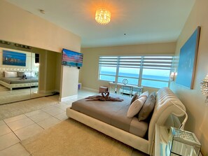 2 bedrooms, in-room safe, iron/ironing board, free WiFi