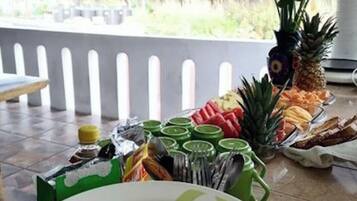 Room, 1 Bedroom, Balcony | Dining