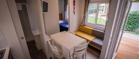 Chalet, 1 Bedroom, Smoking, Patio | Interior