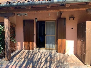 Appartamento, 2 camere da letto, fumatori, patio | Ingresso della struttura
