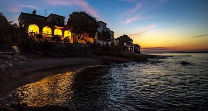 Beachfront Spetses Spectacular Fully Equipped Traditional Villa Families,groups