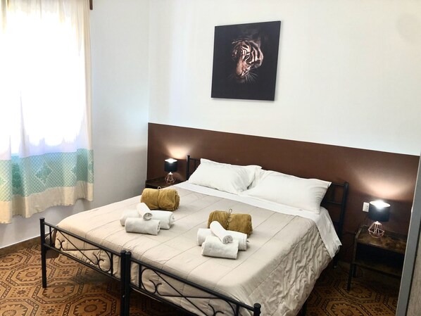 1 bedroom - Bb Chic Room With Shared Bathroom in the City (Castelsardo)