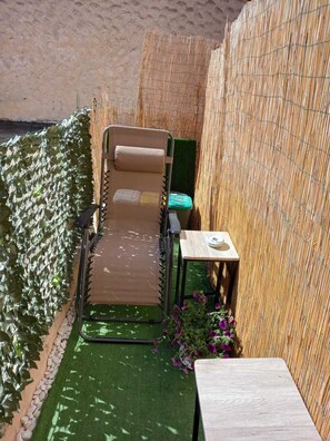Shared Dormitory, 1 Bedroom | Property grounds - Bb Chic Room With Shared Bathroom in the City (Castelsardo)