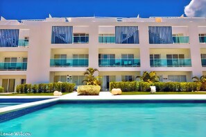 Condo, 2 quartos, para fumantes, sacada | Piscina | Piscina externa